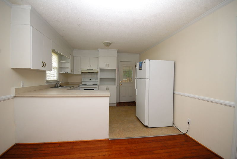 Goldsboro NC - Homes for Rent - 1005 Twelfth Street Goldsboro NC 27534 - Kitchen