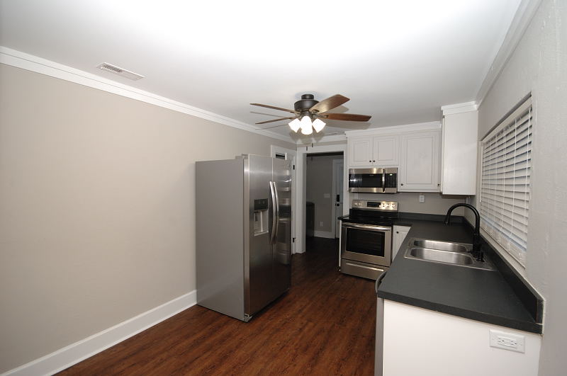 Goldsboro NC - Homes for Rent - 102 West Ham St. Pikeville NC 27863 - Kitchen