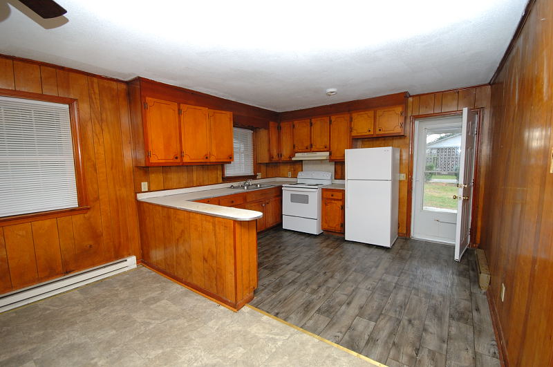 Goldsboro NC - Homes for Rent - 107 Carver Dr. Snow Hill NC 28580 - Kitchen