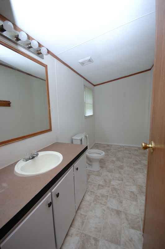 Goldsboro NC - Homes for Rent - 110 Biltmore Drive Goldsboro NC 27534 - Master Bathroom