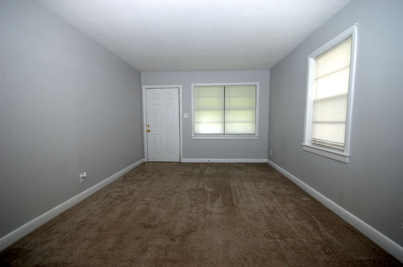 Goldsboro NC - Homes for Rent - 1112 Devereaux St Goldsboro NC 27530 - Living Room