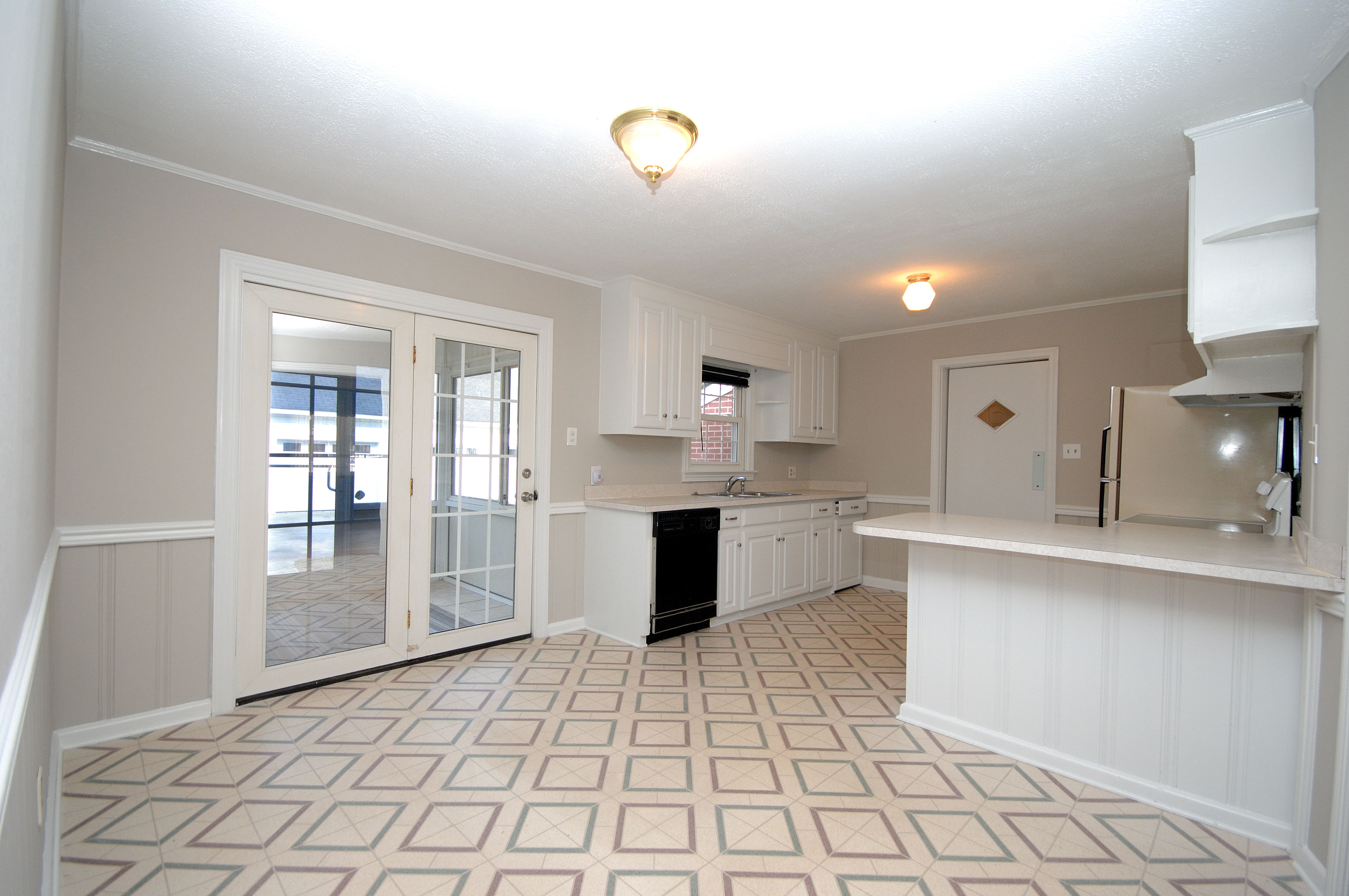 Goldsboro NC - Homes for Rent - 121 Dallas Dr. Goldsboro NC 27534 - Dining Area / Kitchen