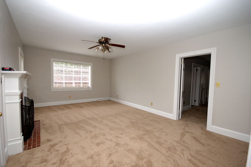 Goldsboro NC - Homes for Rent - 1210 East Holly St Apt A Goldsboro NC 27530 - Living Room