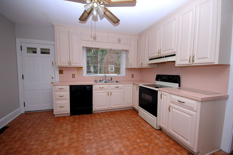 Goldsboro NC - Homes for Rent - 1210 East Holly St Apt A Goldsboro NC 27530 - Kitchen