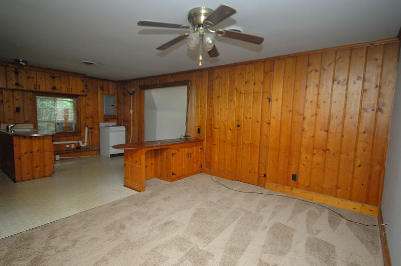 Goldsboro NC - Homes for Rent - 1210 East Holly St Apt B Goldsboro NC 27530 - Living Room / Kitchen