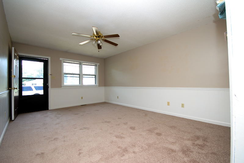 Goldsboro NC - Homes for Rent - 149 Gurley Ave. Goldsboro NC 27534 - Living Room