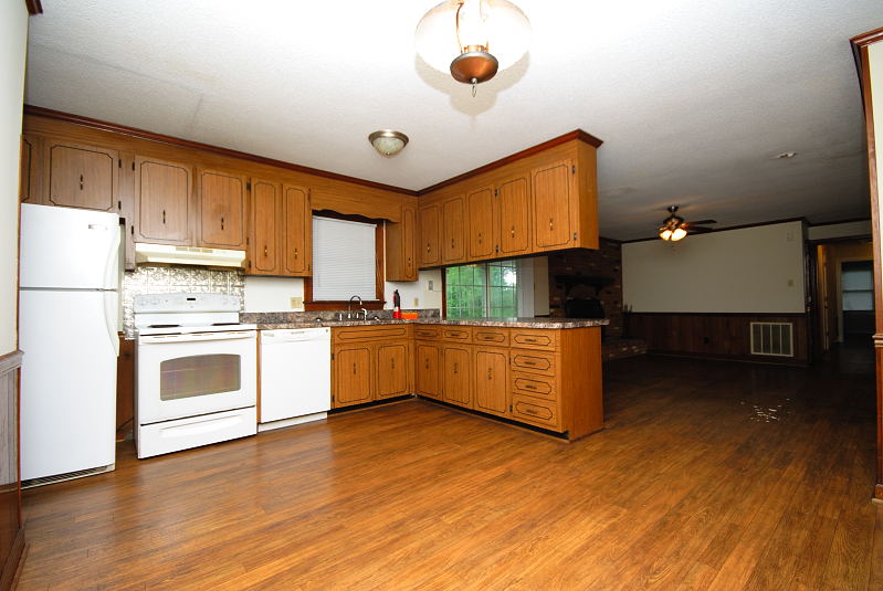 Goldsboro NC - Homes for Rent - 1502 9th Street Goldsboro NC 27534 - Kitchen