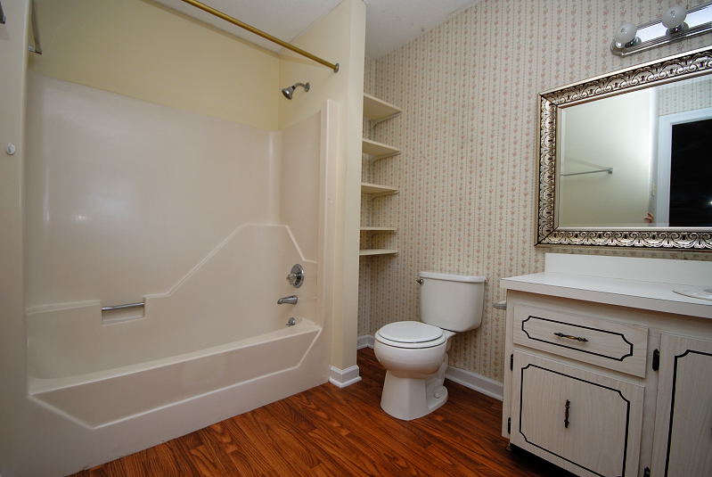 Goldsboro NC - Homes for Rent - 1502 9th Street Goldsboro NC 27534 - Master Bathroom