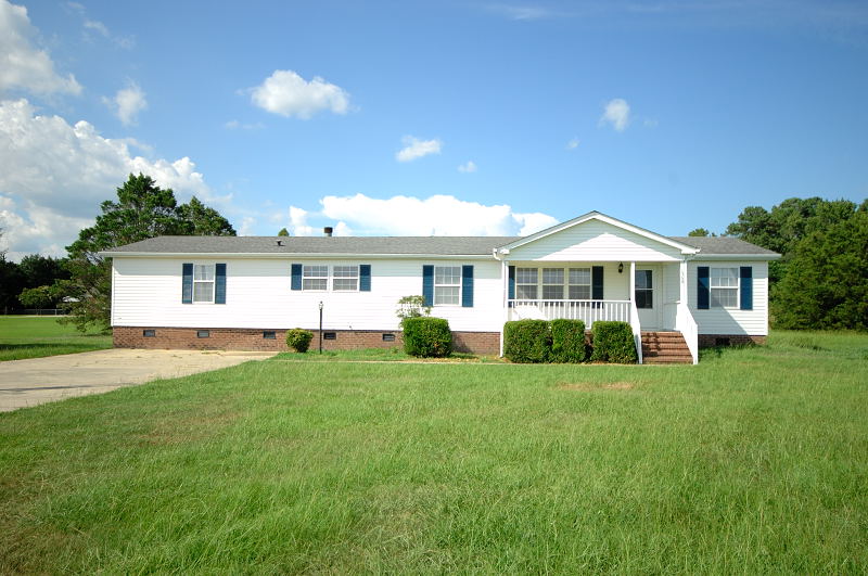 Goldsboro NC - Homes for Rent - 1568 North Beston Rd La Grange NC 28551 - Main House View