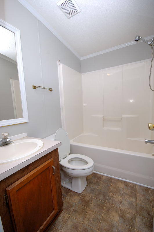 Goldsboro NC - Homes for Rent - 1568 North Beston Rd La Grange NC 28551 - Bathroom