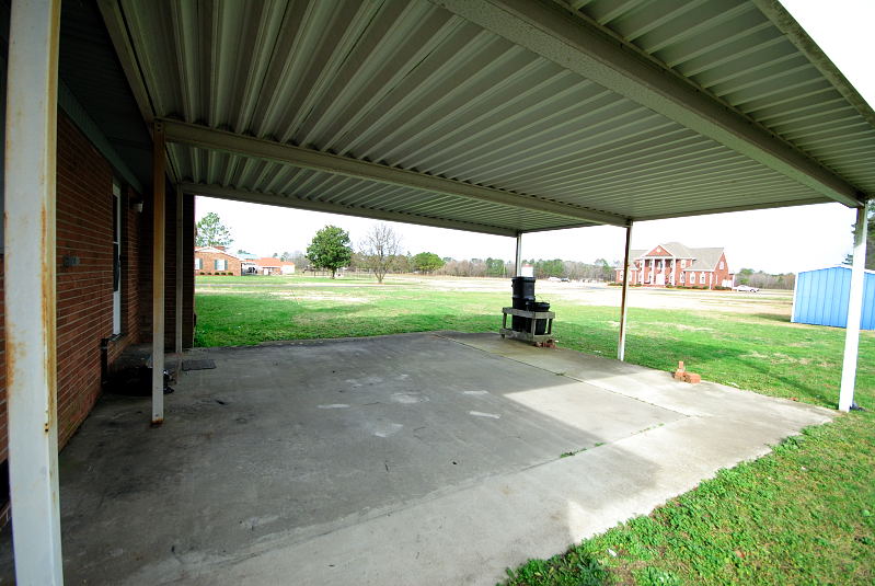 Goldsboro NC - Homes for Rent - 1717 Tommys Road Goldsboro NC 27534 - Back Porch