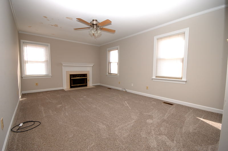 Goldsboro NC - Homes for Rent - 1997 Roy Sutton Rd. La Grange NC 28551 - Living Room