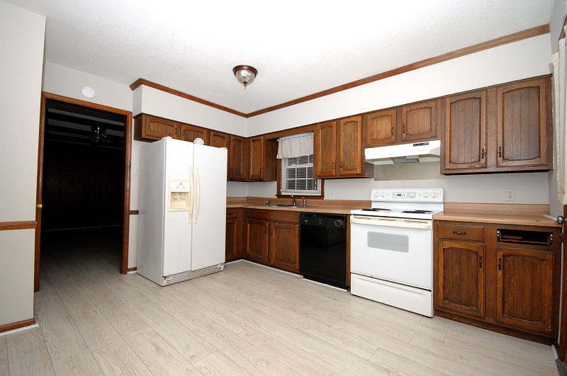 Goldsboro NC - Homes for Rent - 205 Crestwood Dr. Goldsboro NC 27530 - Kitchen