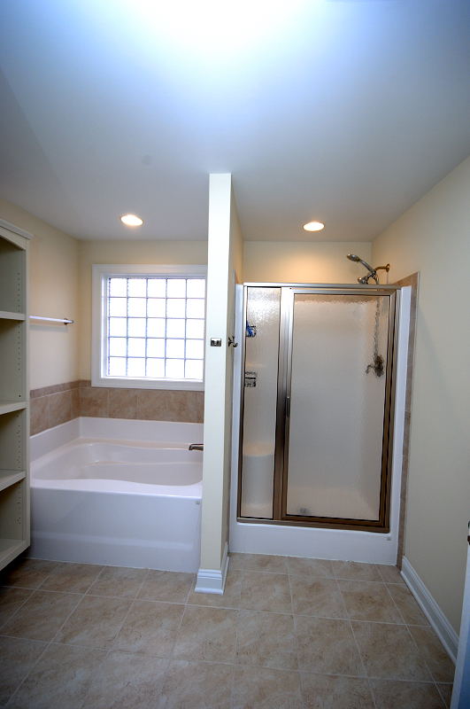 Goldsboro NC - Homes for Rent - 205 Knob Hill Dr. Pikeville NC 27863 - Primary Bathroom