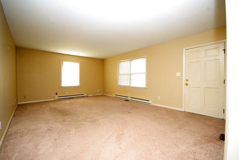 Goldsboro NC - Homes for Rent - 2406 Norwood Avenue Goldsboro NC 27534 - Living Room