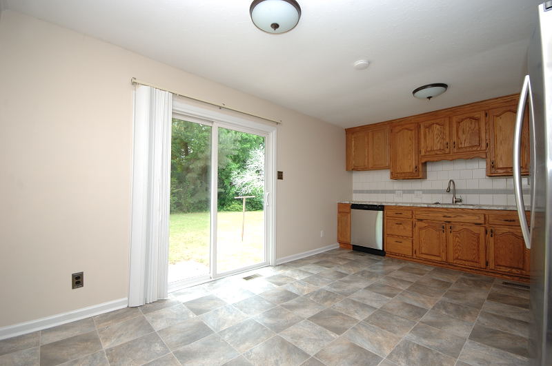 Goldsboro NC - Homes for Rent - 2608 Lisa Lane Goldsboro NC 27534 - Kitchen / Dining Area