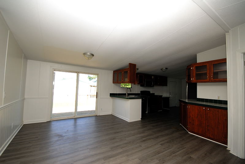 Goldsboro NC - Homes for Rent - 2954 Kelly Road Kinston NC 28504 - Kitchen / Dining Area