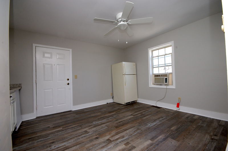 Goldsboro NC - Homes for Rent - 312 West Pine St Apt B Goldsboro NC 27530 - Kitchen / Living Area