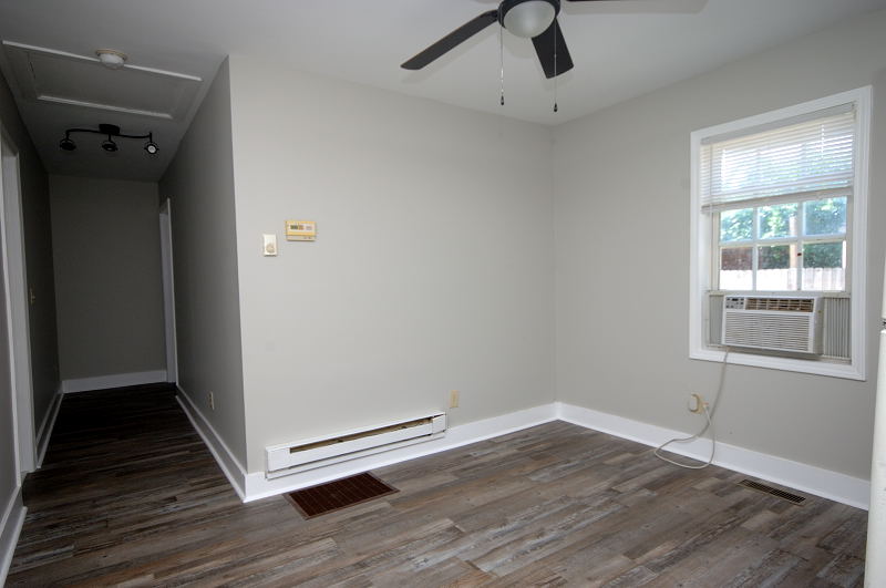 Goldsboro NC - Homes for Rent - 312 West Pine St Apt D Goldsboro NC 27530 - Kitchen / Living Area