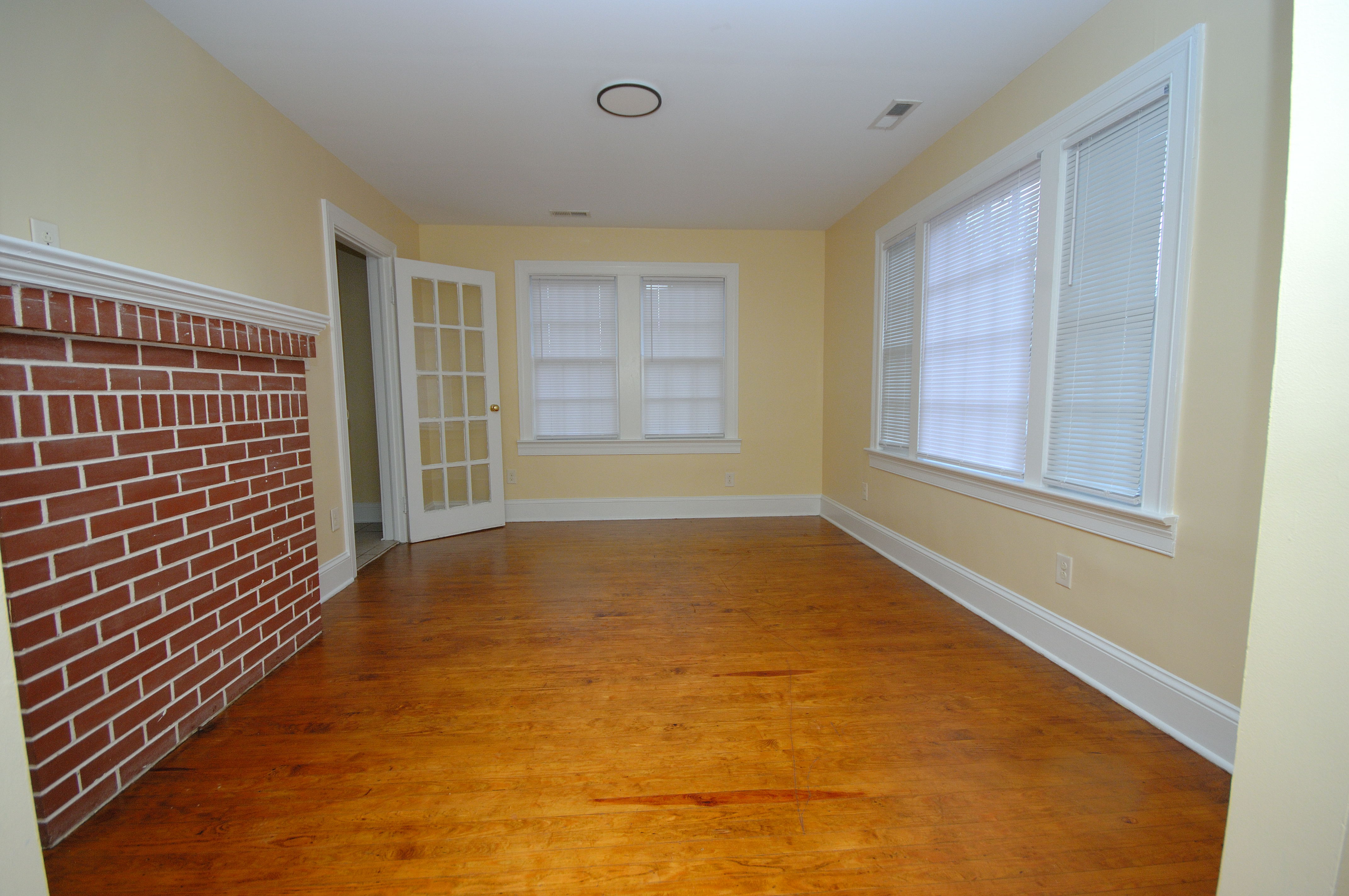 Goldsboro NC - Homes for Rent - 313 Whitfield Dr. Goldsboro NC 27530 - Living Room