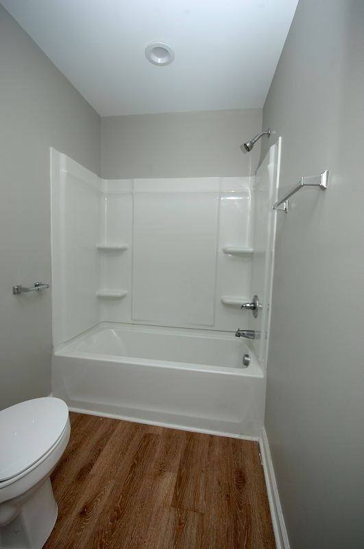 Goldsboro NC - Homes for Rent - 315 E. Walnut St. Apt. 2B Goldsboro NC 27530 - Bathroom