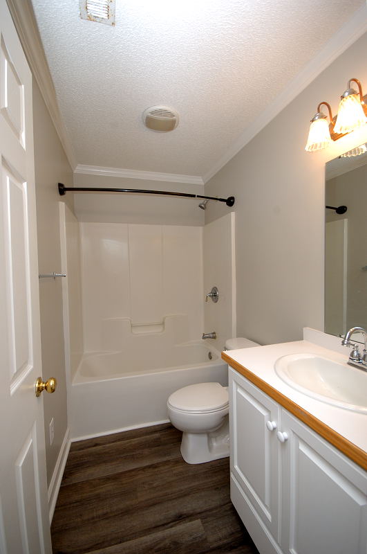 Goldsboro NC - Homes for Rent - 316 Perkins Rd. Goldsboro NC 27530 - Bathroom