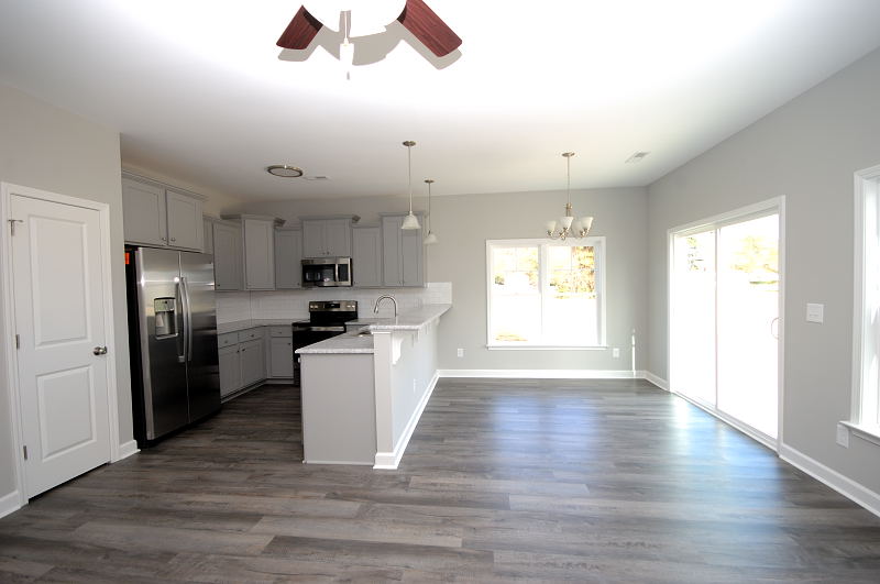 Goldsboro NC - Homes for Rent - 415 South Center St Princeton NC 27569 - Kitchen / Dining Area