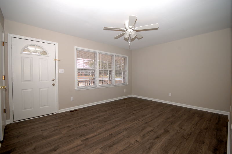 Goldsboro NC - Homes for Rent - 444 Dollard Town Rd. Goldsboro NC 27534 - Living Room