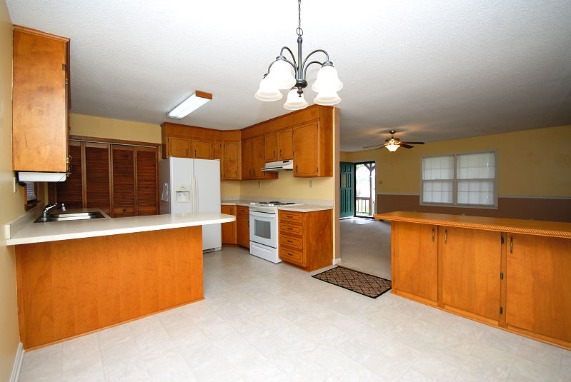 Goldsboro NC - Homes for Rent - 467 Tommys Road Goldsboro NC 27530 - Kitchen / Dining Area