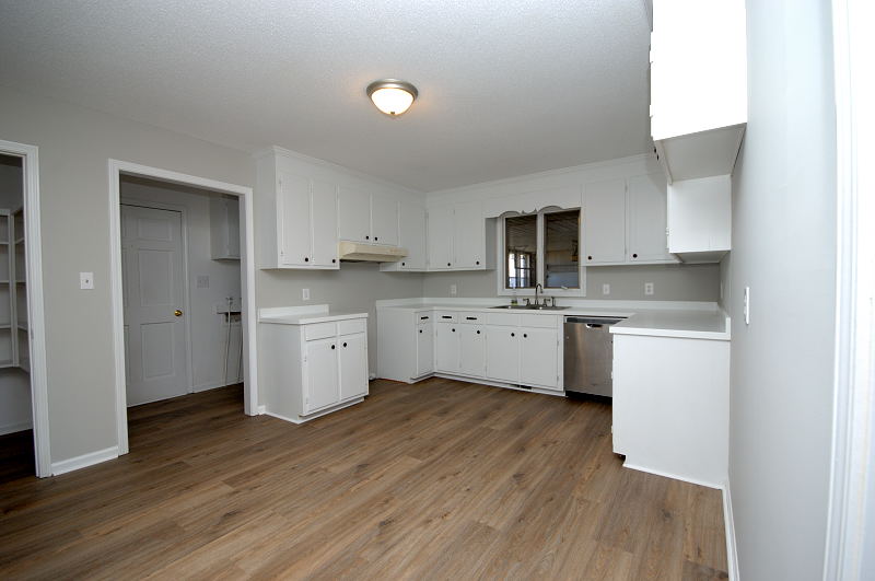 Goldsboro NC - Homes for Rent - 539 St. John Church Rd. Goldsboro NC 27534 - Kitchen / Dining Area