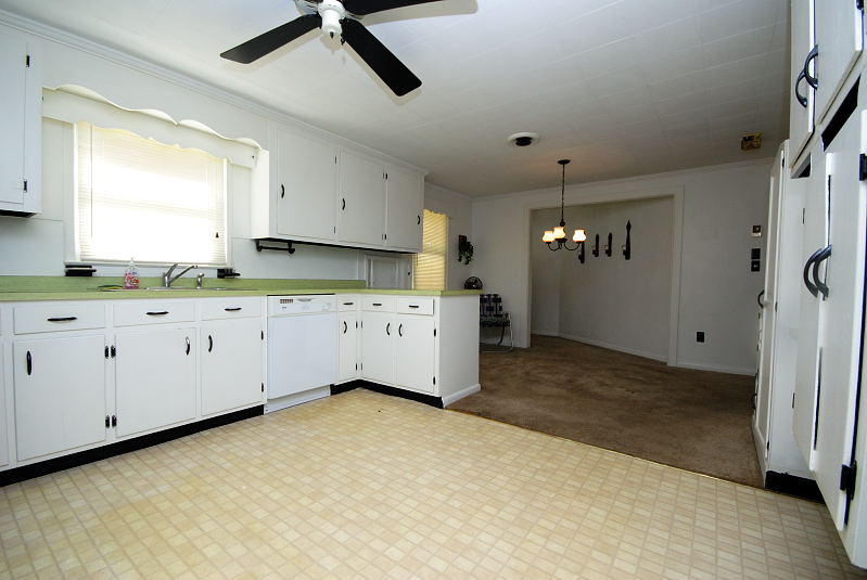 Goldsboro NC - Homes for Rent - 626 US Hwy 13 South Goldsboro NC 27530 - Kitchen