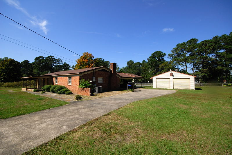 Goldsboro NC - Homes for Rent - 626 US Hwy 13 South Goldsboro NC 27530 - Side View