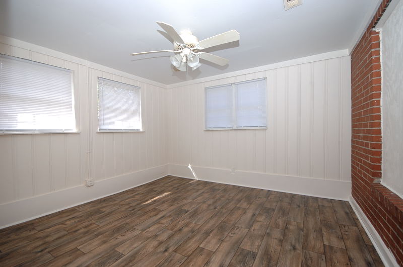 Goldsboro NC - Homes for Rent - 710 East Elm Street Goldsboro NC 27530 - Den / Bedroom