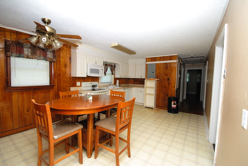 Goldsboro NC - Homes for Rent - 905 South Canal Street Goldsboro NC 27530 - Kitchen