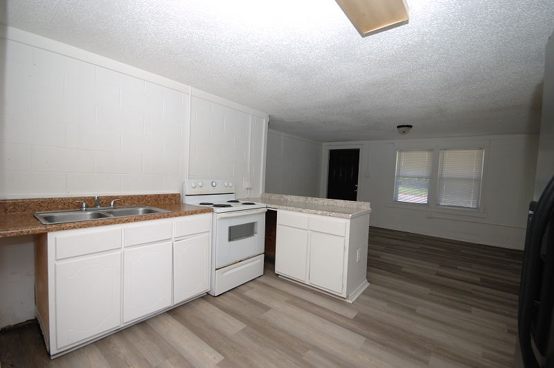 Goldsboro NC - Homes for Rent - 915 Devereaux St. Goldsboro NC 27530 - Kitchen