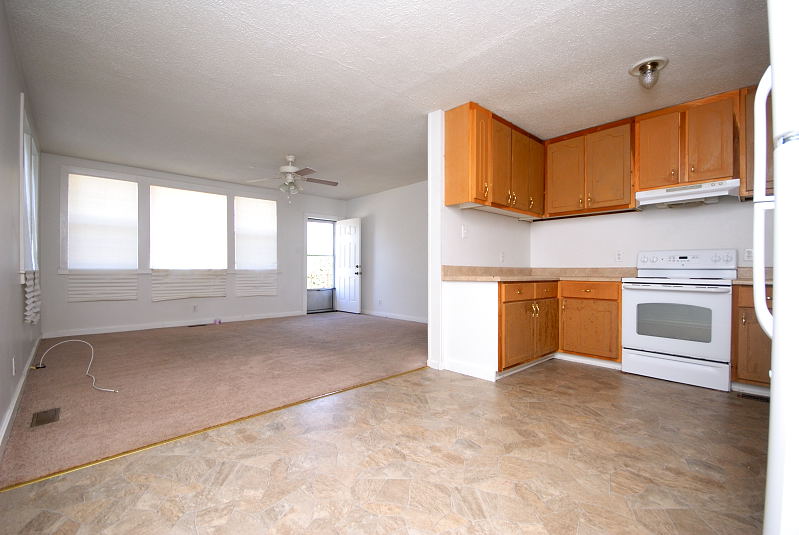 Goldsboro NC - Homes for Rent - 926 Old 111 Hwy Goldsboro NC 27534 - Kitchen - Dining Area