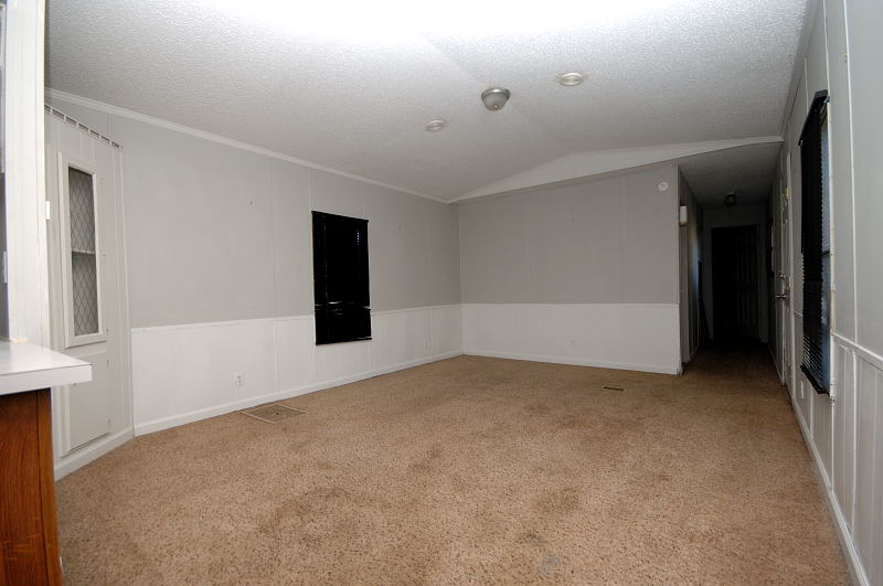 Goldsboro NC - Homes for Rent - 102 Kelvin Ln Goldsboro NC 27530 - Living Room