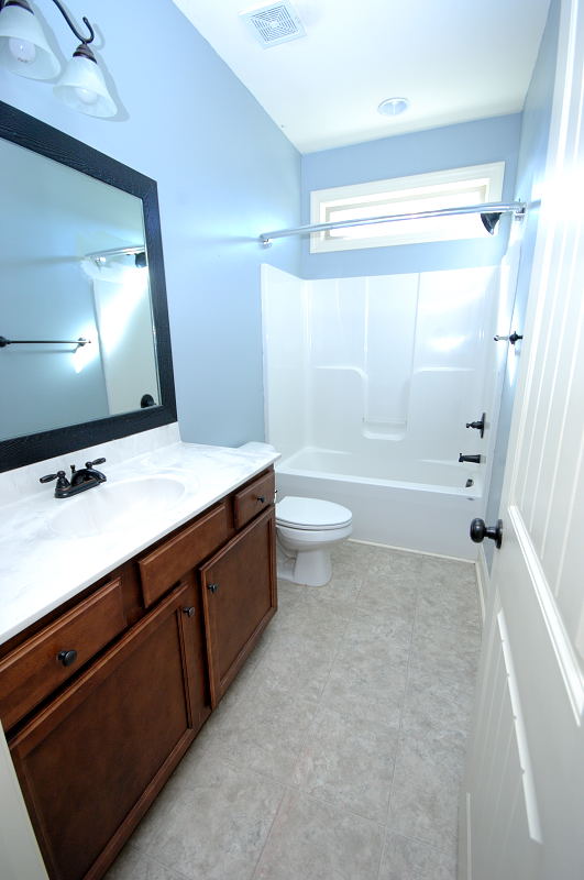 Goldsboro NC - Homes for Rent - 103 Northfield Dr. Goldsboro NC 27534 - Bathroom