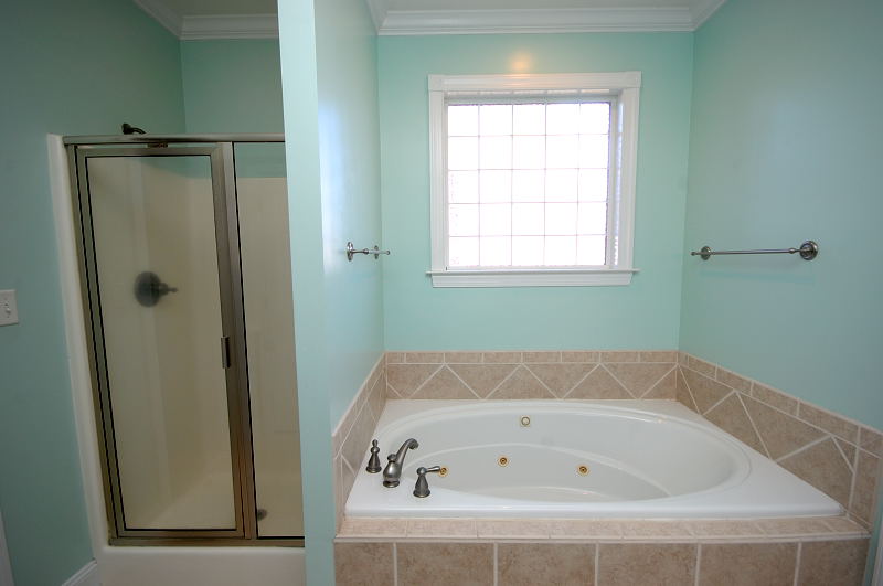 Goldsboro NC - Homes for Rent - 105 Highwoods Dr. Goldsboro NC 27530 - Master Bathroom