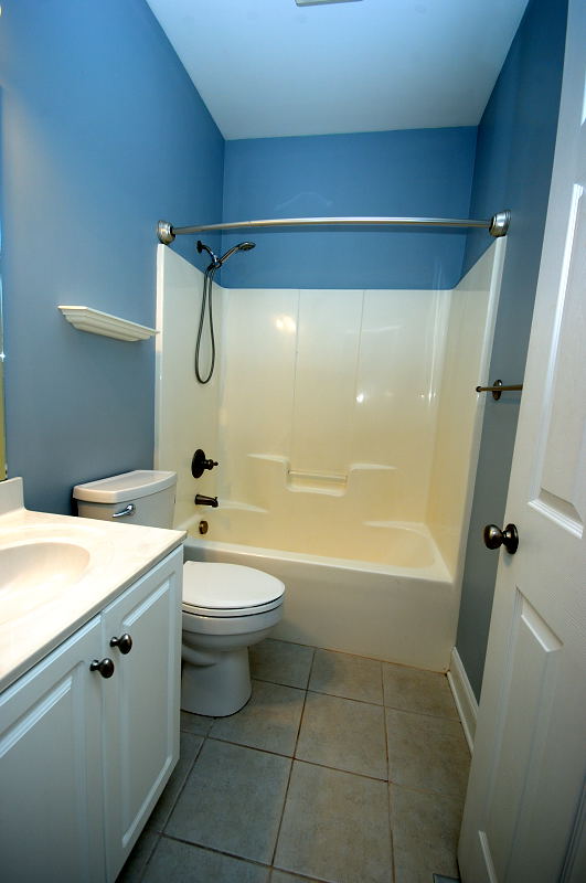 Goldsboro NC - Homes for Rent - 105 Highwoods Dr. Goldsboro NC 27530 - Bathroom