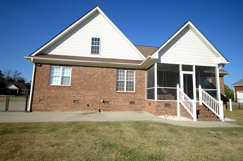 Goldsboro NC - Homes for Rent - 105 Highwoods Dr. Goldsboro NC 27530 - Screened Porch