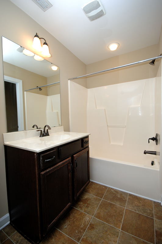 Goldsboro NC - Homes for Rent - 1125 Braswell Road Goldsboro NC 27530 - Bathroom