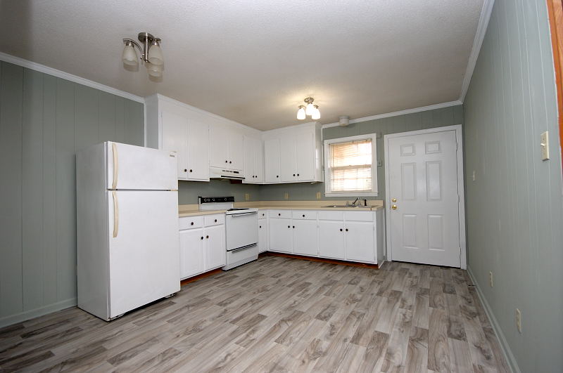 Goldsboro NC - Homes for Rent - 145 Gurley Avenue Goldsboro NC 27534 - Kitchen