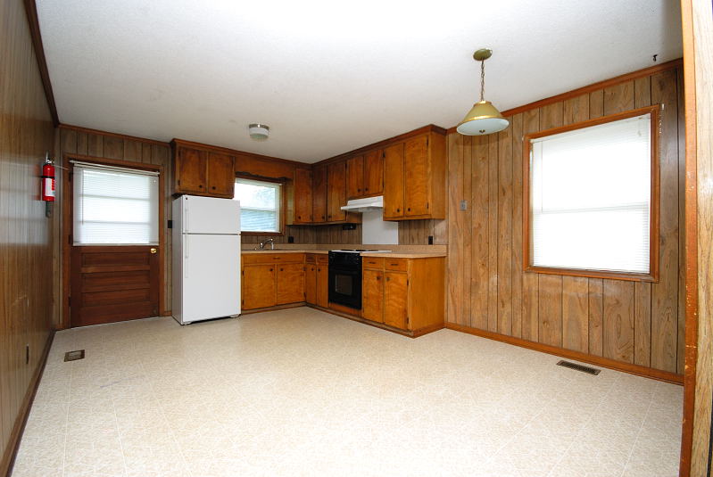 Goldsboro NC - Homes for Rent - 176 Gurley Avenue Goldsboro NC 27534 - Kitchen / Dining Area