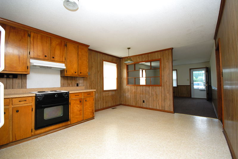 Goldsboro NC - Homes for Rent - 176 Gurley Avenue Goldsboro NC 27534 - Kitchen / Dining Area