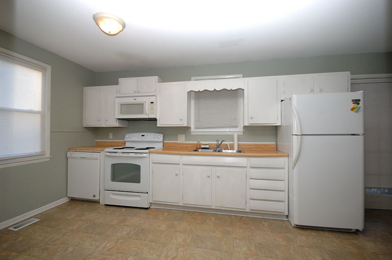 Goldsboro NC Home For Rent 207 Banks Ave Goldsboro NC 27534   207 Banks Ave Goldsboro Nc 27534 003 Kitchen 