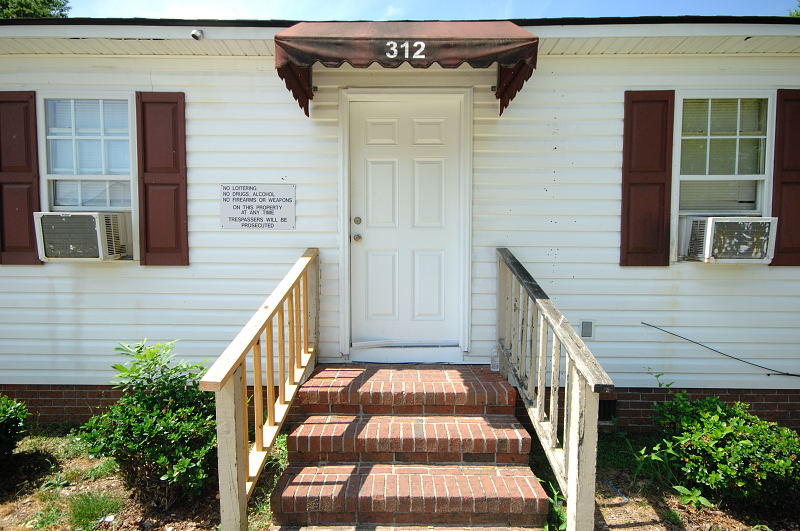 Goldsboro NC - Homes for Rent - 312 West Pine St Apt C Goldsboro NC 27530 - Main House View