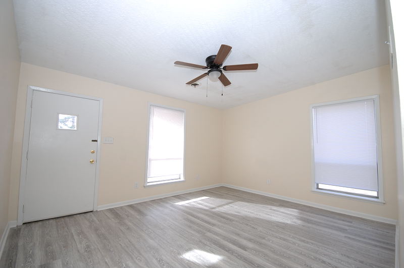 Goldsboro NC - Homes for Rent - 505 Quail Dr. Goldsboro NC 27534 - Living Room