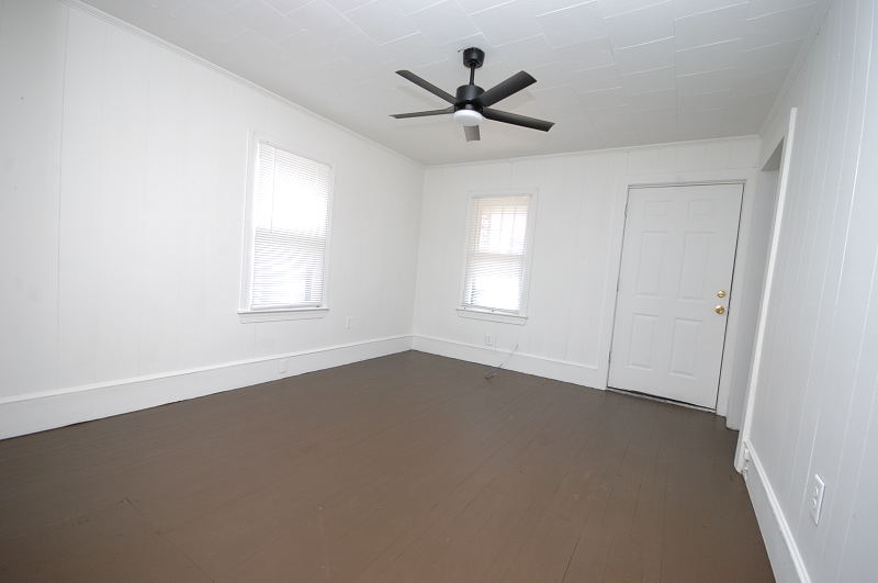 Goldsboro NC - Homes for Rent - 715 South Slocumb St Goldsboro NC 27530 - Living Room